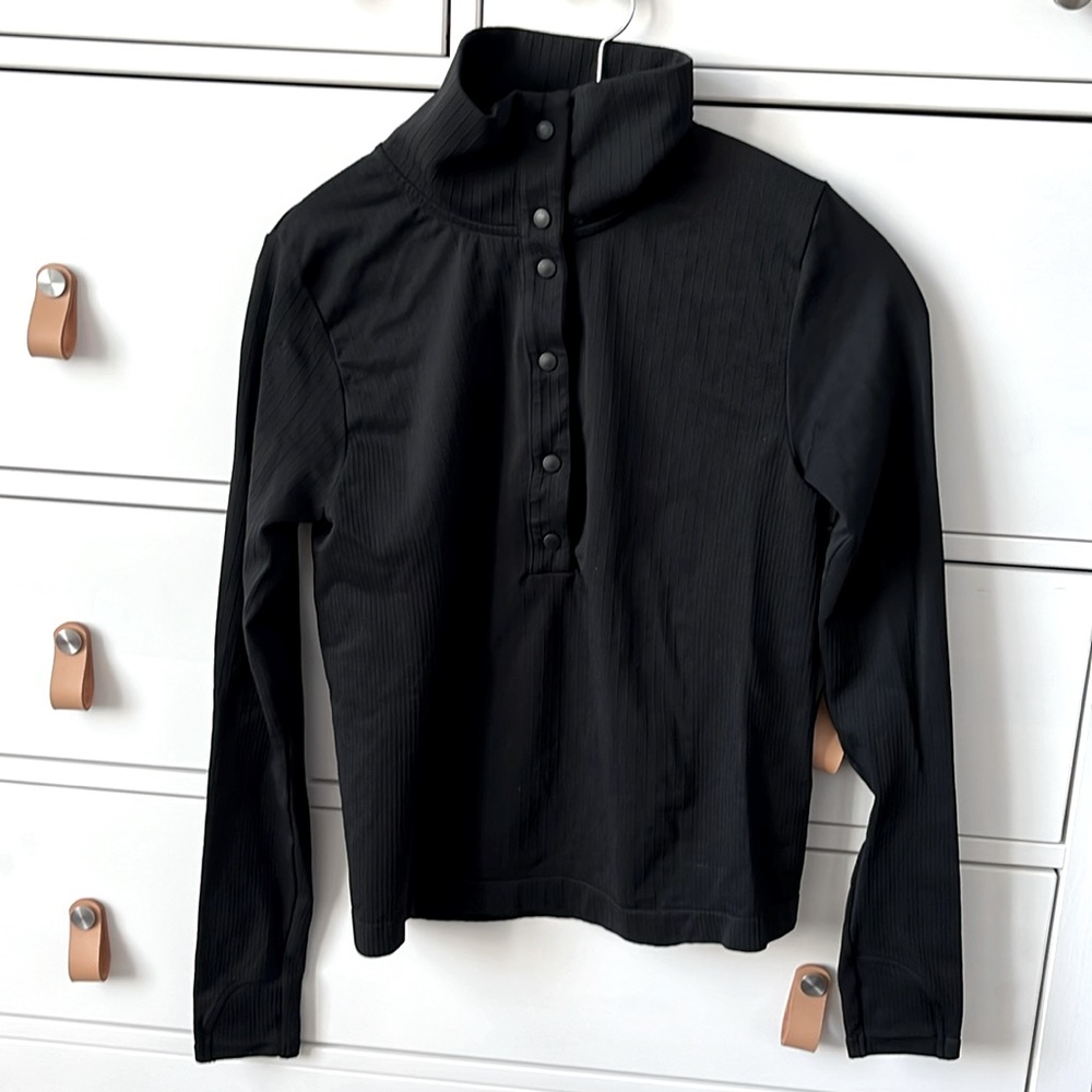 Worn once. Black Athleta Flurry Seamless Henley